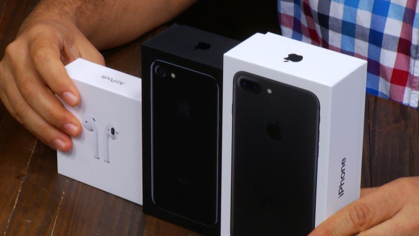 iPhone 7 and AirPods: what's in the box