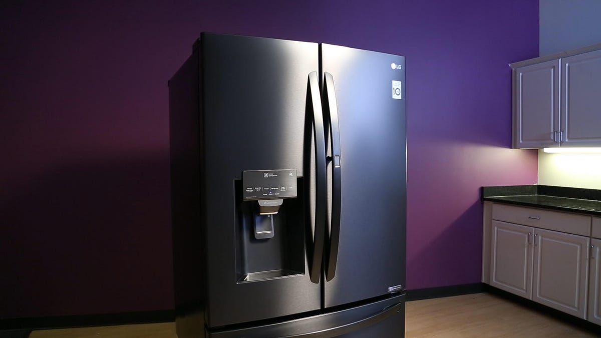 Какой холодильник лучше купить в 2024. Samsung Samsung 2023 холодильник. Холодильники 2023 LG. Холодильники в технике. Самая дорогая бытовая техника.