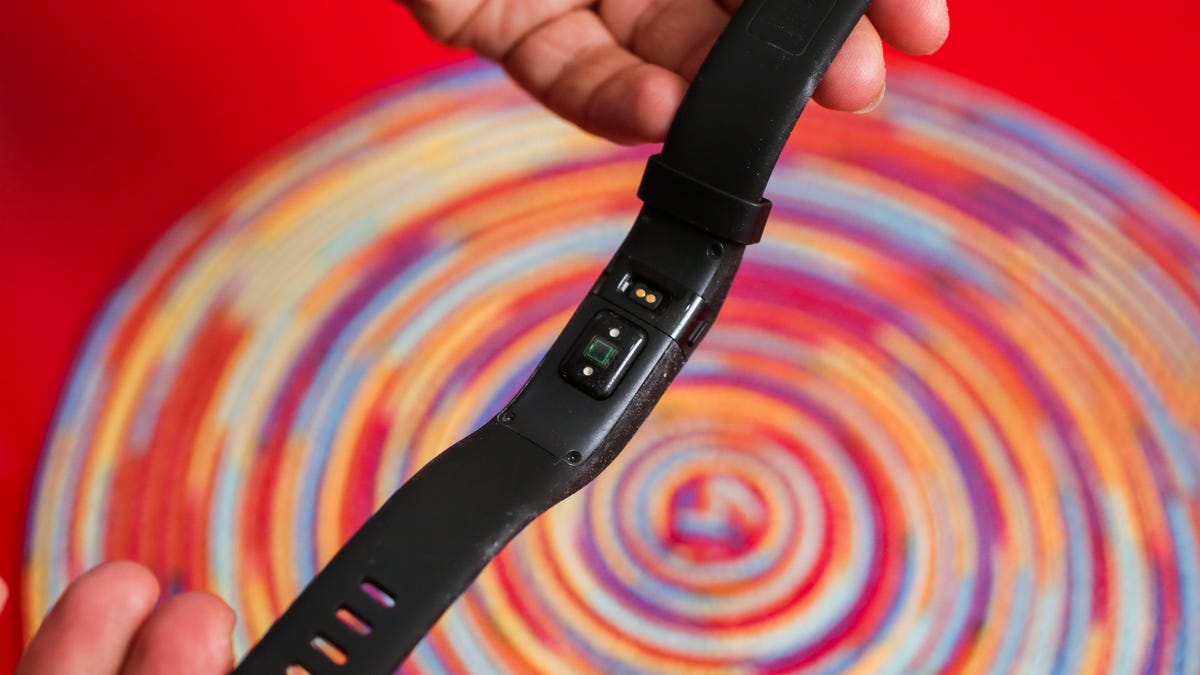 fitbit-charge-hr-product-photos13.jpg