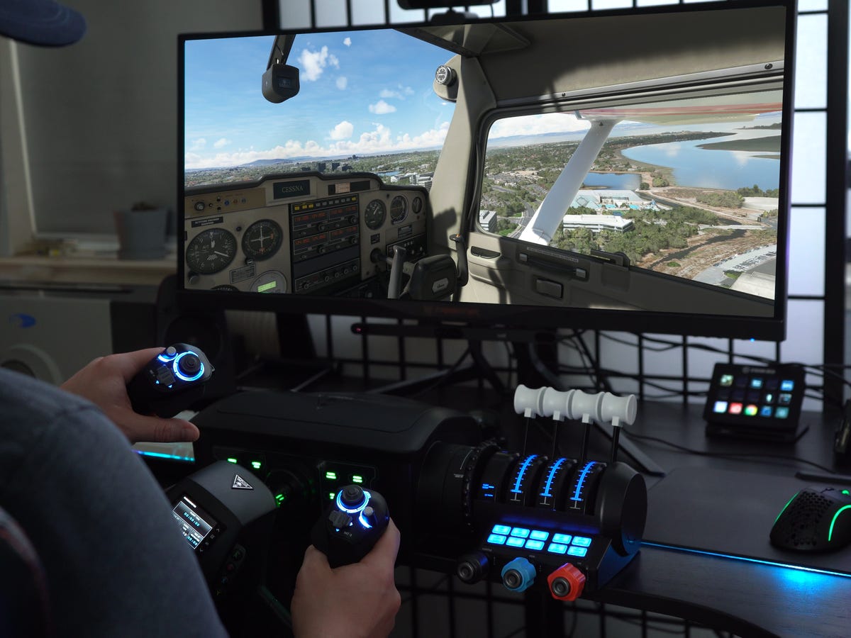 Verschrikkelijk wraak kraan Turtle Beach VelocityOne Flight yoke soars with MS Flight Simulator - CNET