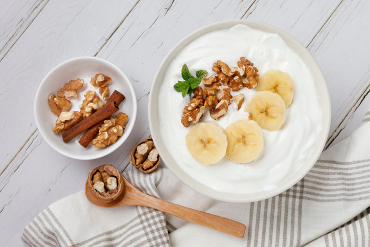 yogurt with nuts and fruit