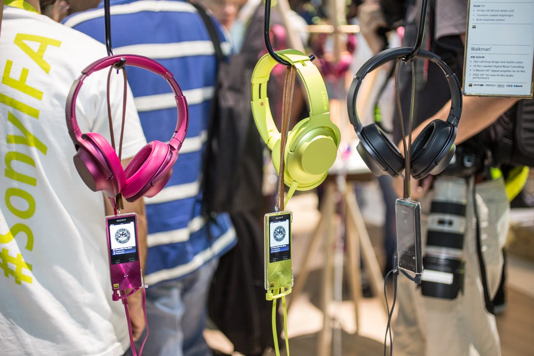 sony-headphones-walkman-hi-res-ifa-2015-11.jpg