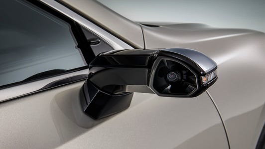 2019 Lexus ES with Digital Outer Mirror tech
