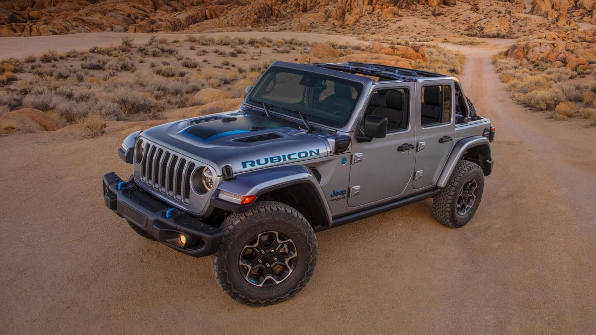 2021 Jeep Wrangler 4xe plug-in hybrid has 25 miles of electric range - CNET