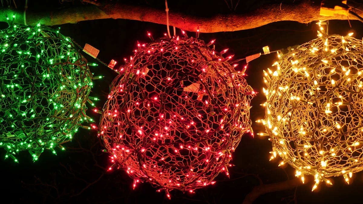 holiday-light-balls-2.jpg