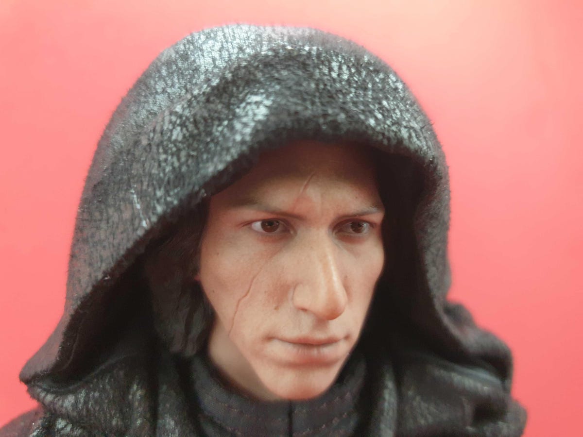 Hot Toys Rise of Skywalker Kylo Ren unmasked with hood