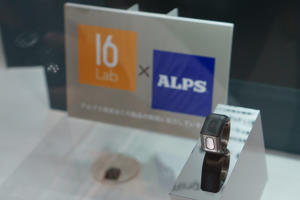 16Lab concept smart ring