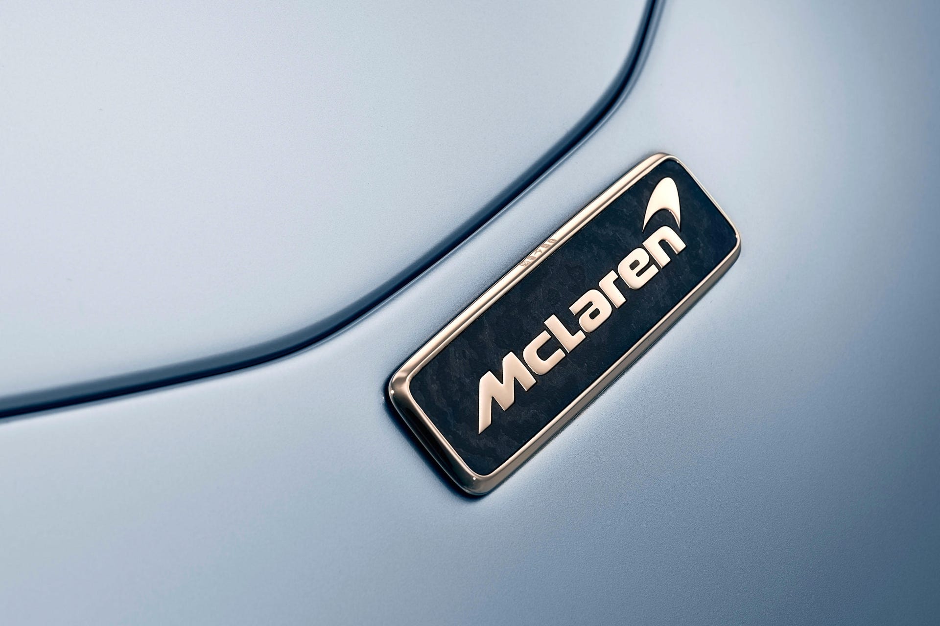 mclaren-speedtail-badge-promo