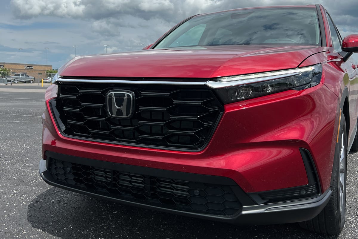 2023 Honda CR-V EX-L grille