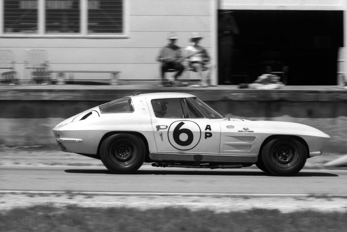 1963-chevrolet-corvette-z06-4