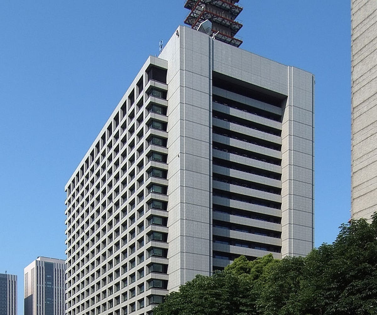 800px-governmentofficecomplex2ofjapan2009.jpg