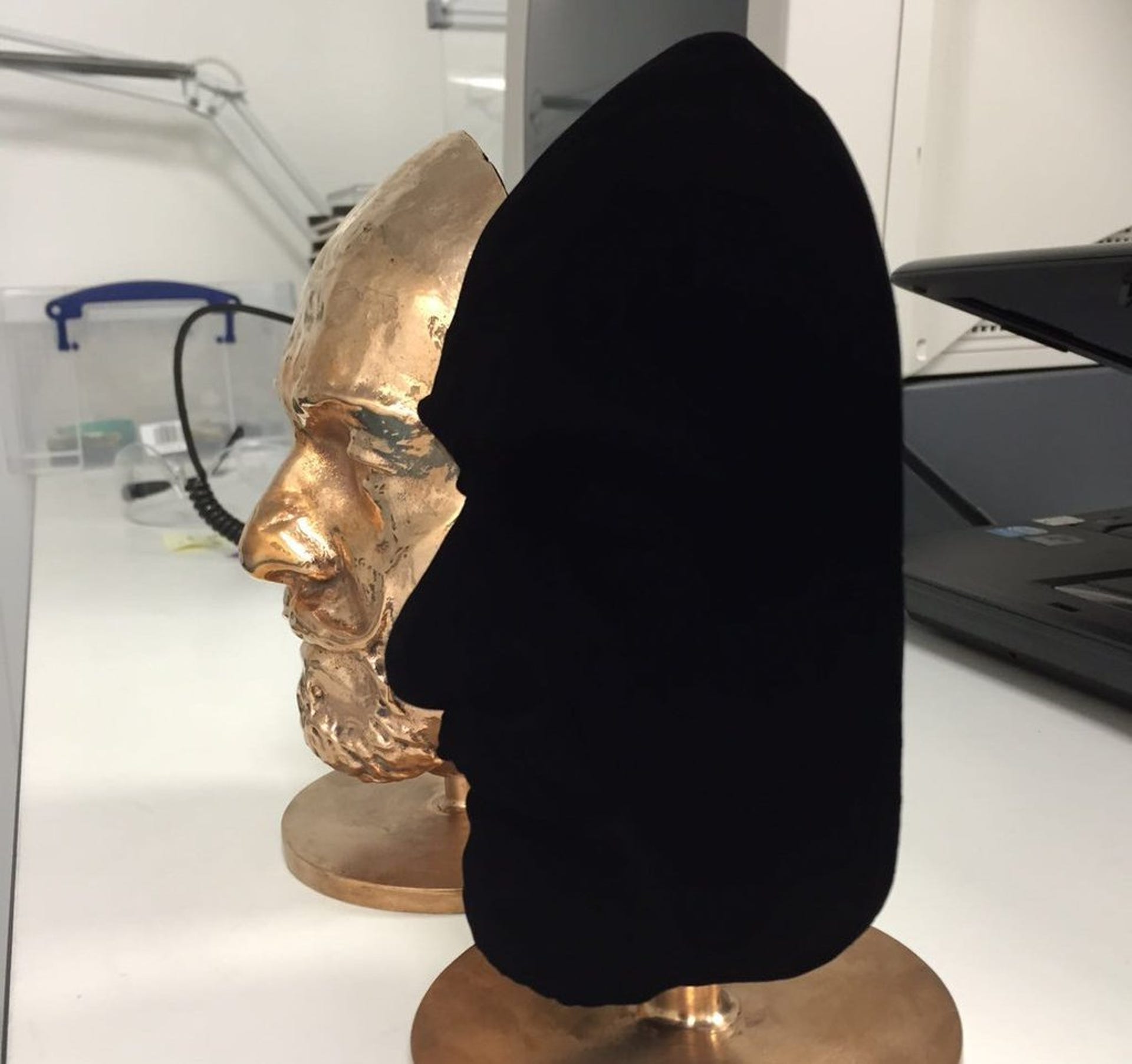 Vantablack, 'world's blackest material,' now comes in a spray - CNET
