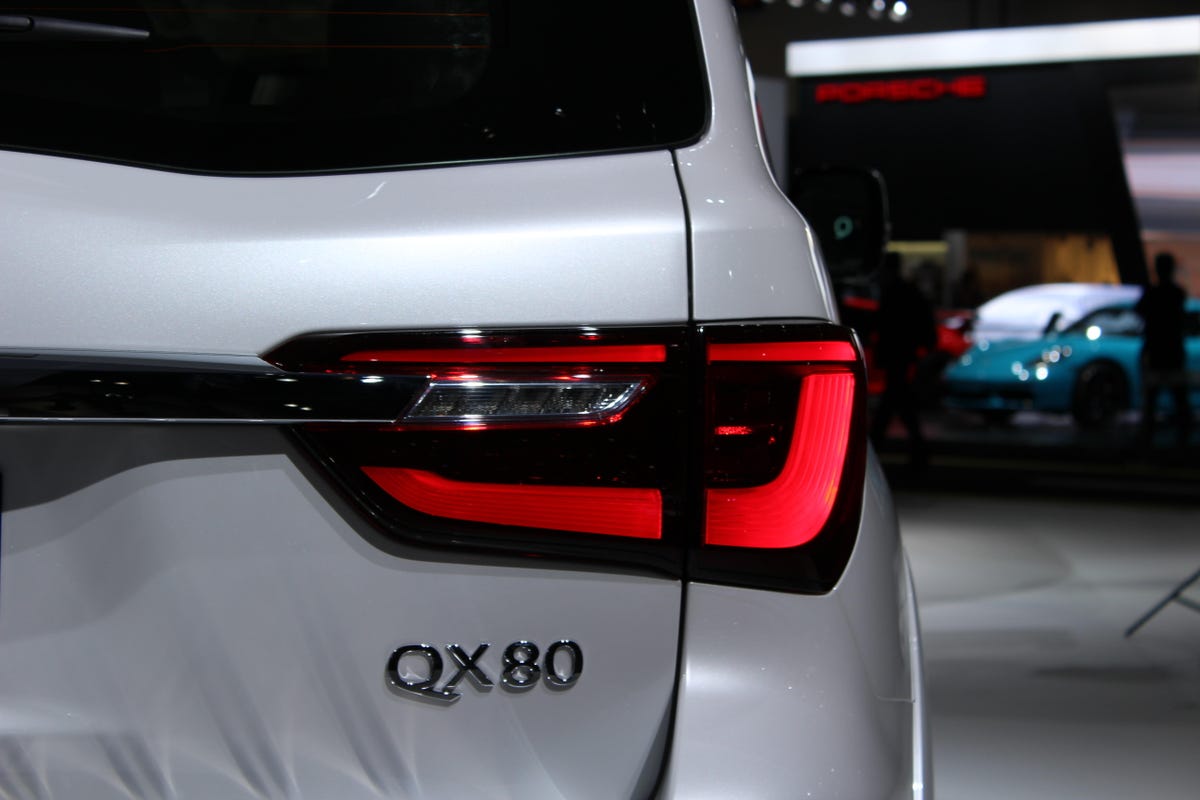 2018 Infiniti QX80 Dubai debut