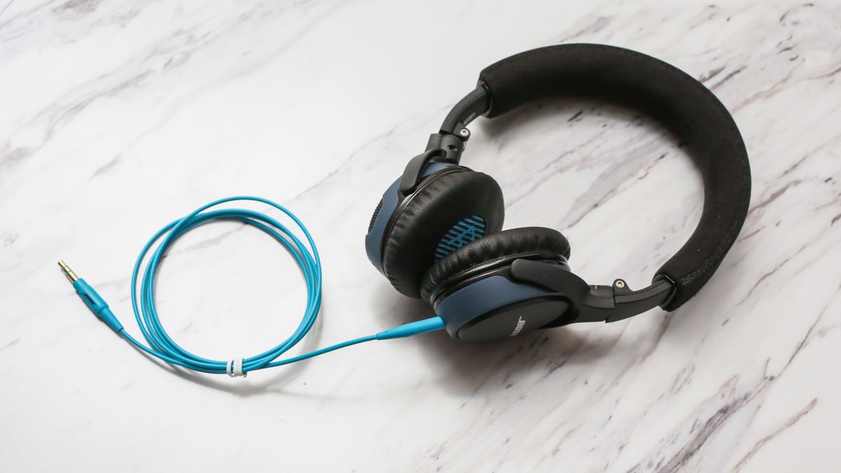 bose-soundlink-bluetooth-on-ear-headphone-product-photos11.jpg