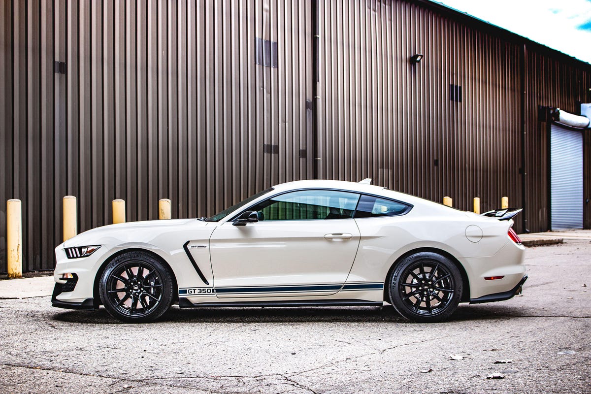 2020-ford-mustang-shelby-gt350-heritage-edition-22