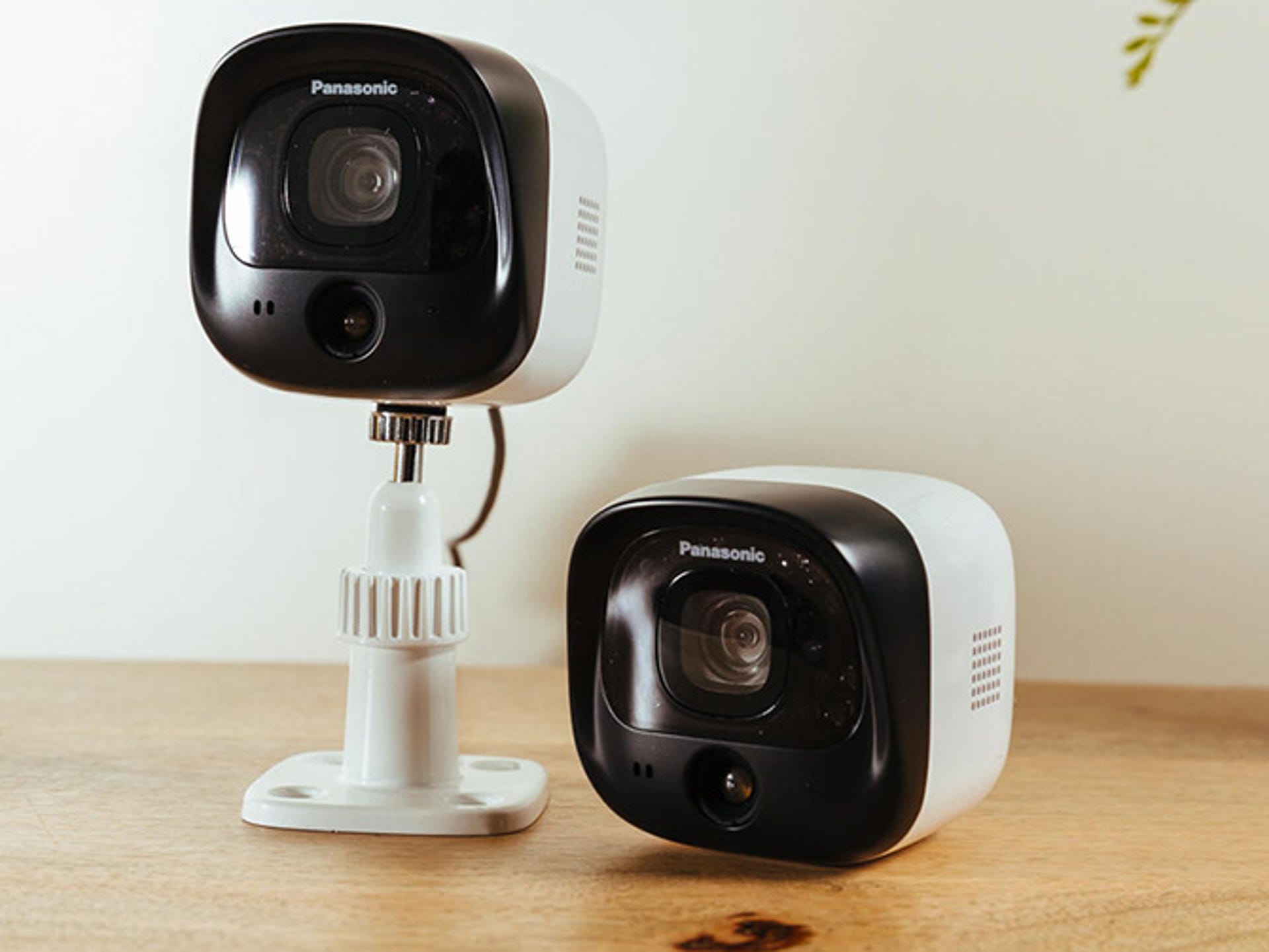 river-panasonic-outdoor-home-surveillance-camera-kit.jpg