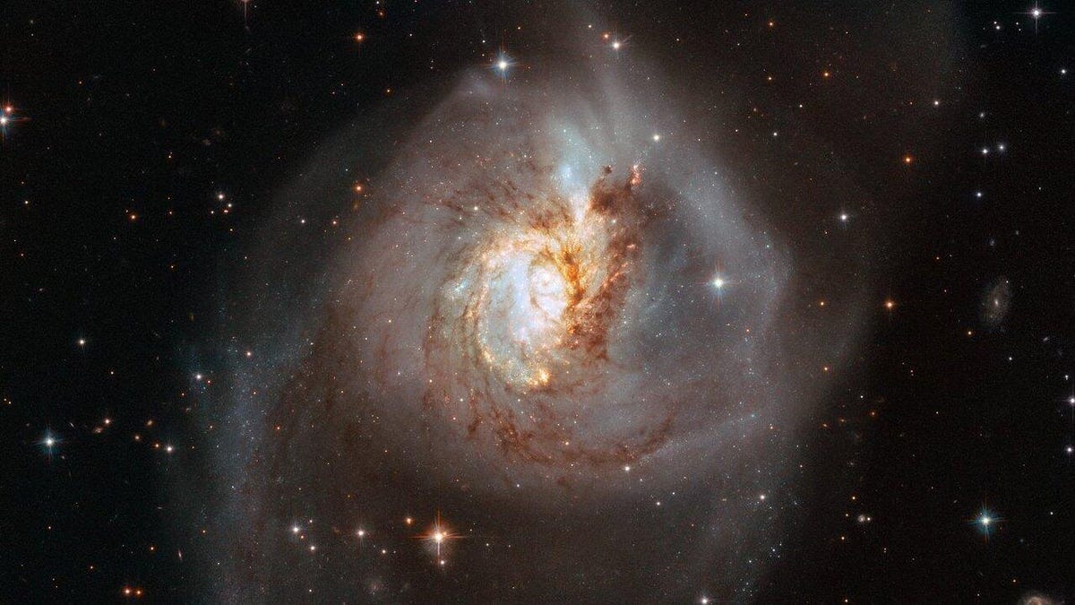 hubblemergeheic1811a