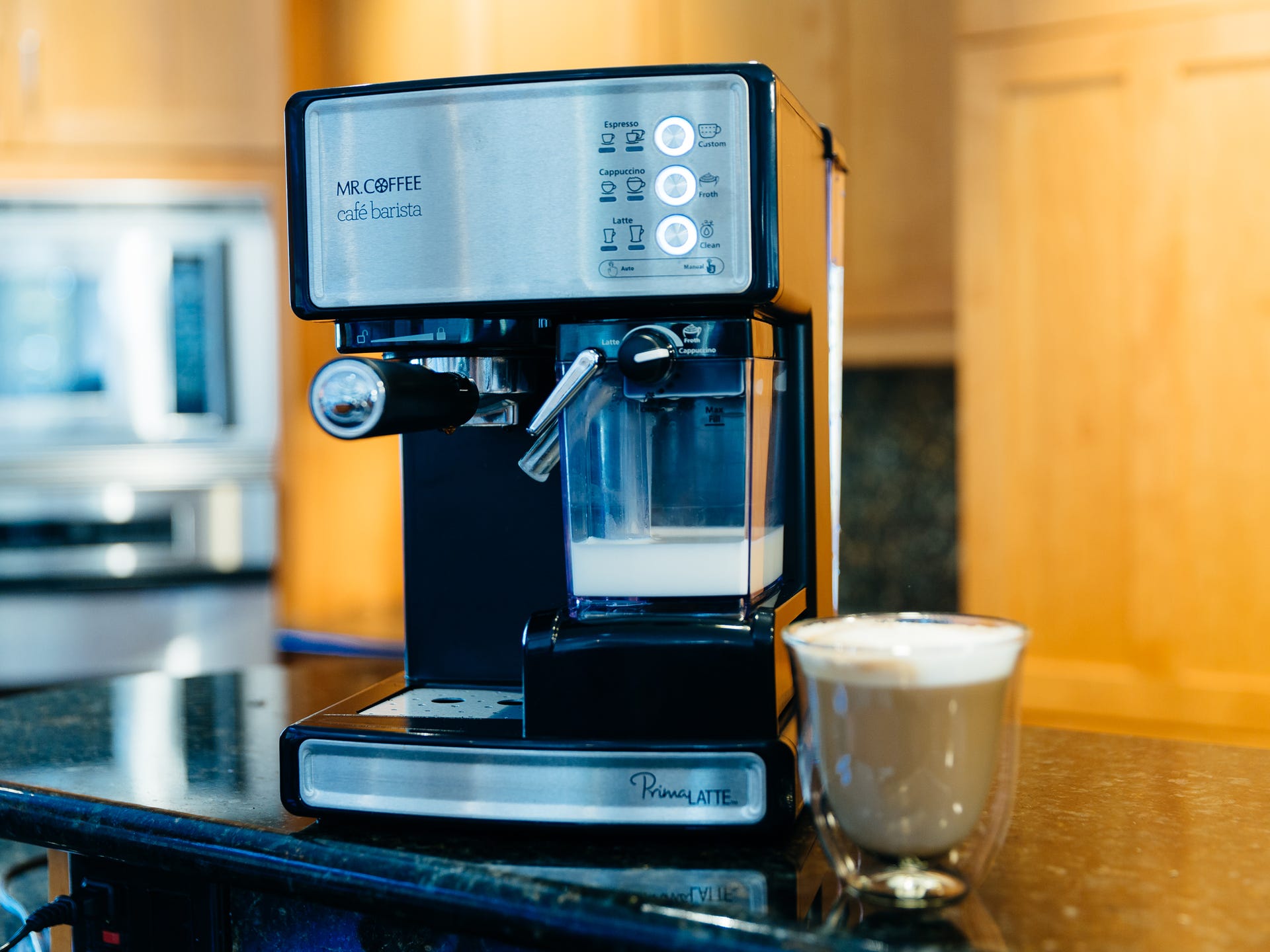 Battery-powered espresso maker rolls along for the ride - CNET