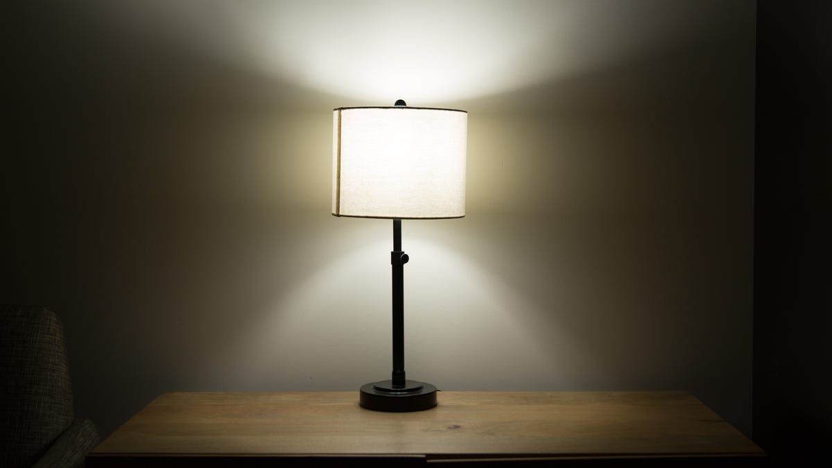 philips-slimstyle-daylight-led-lamp-shot-1.jpg