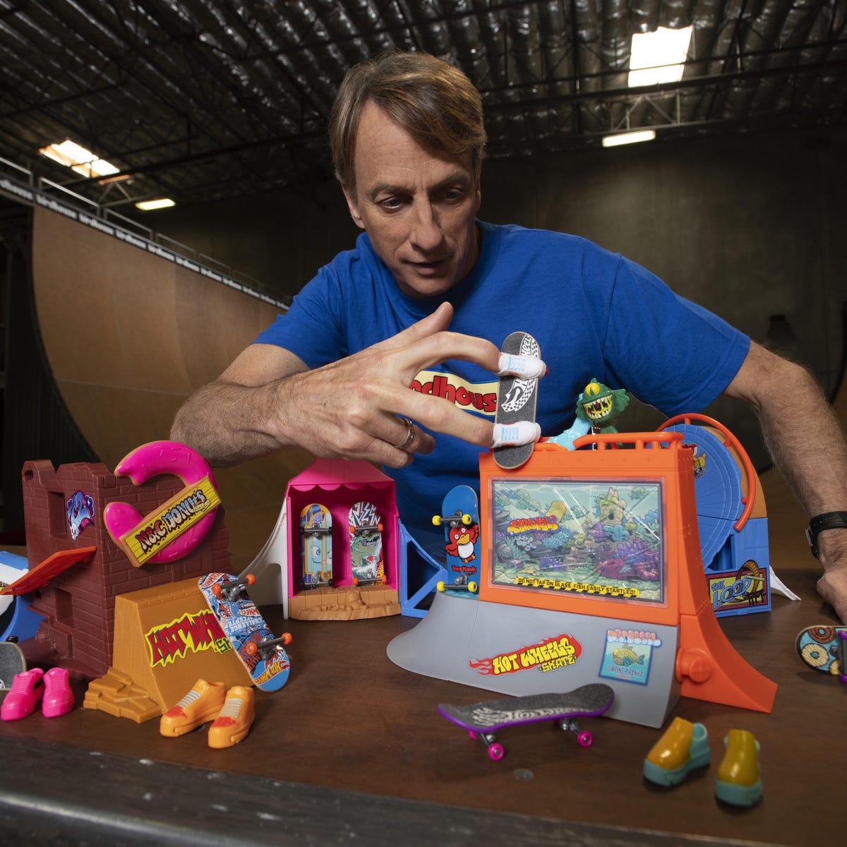 Tony Hawk, Hot Wheels Debut New Skate Line Featuring Fingerboards and  Fantasy Settings - CNET