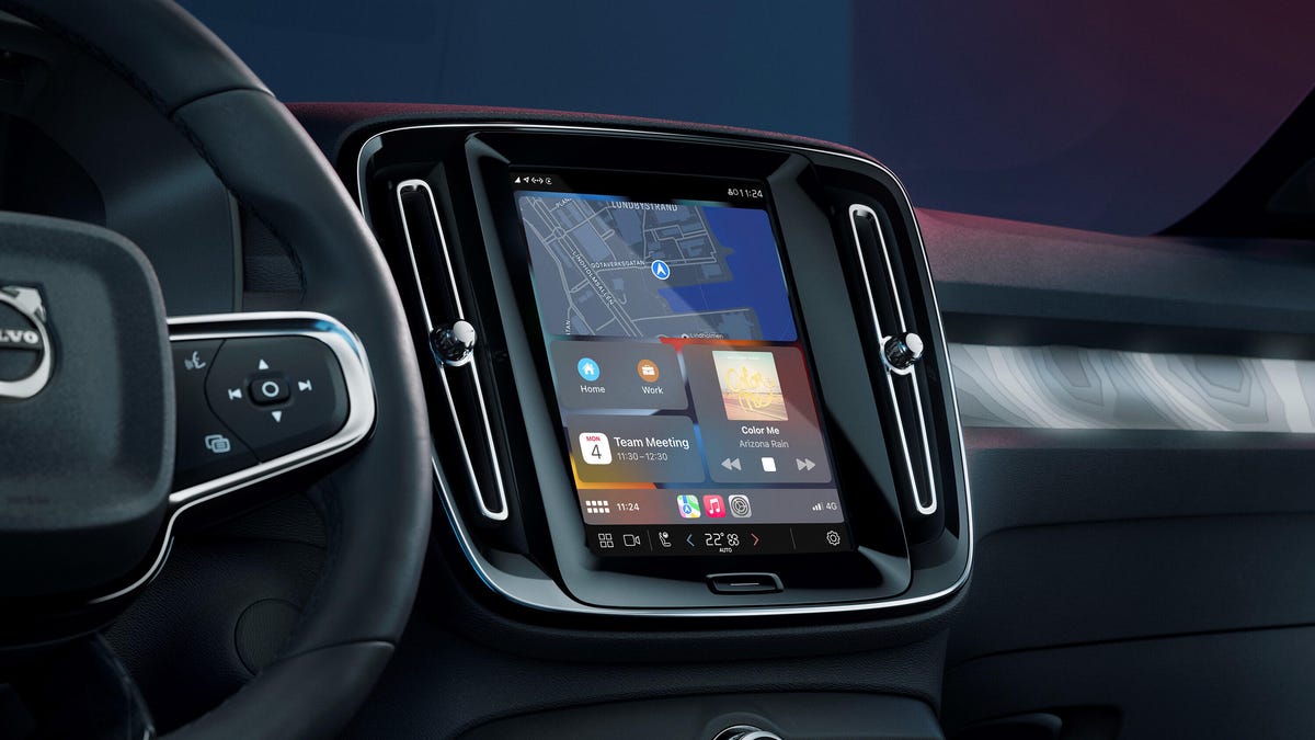 Volvo infotainment running Apple CarPlay