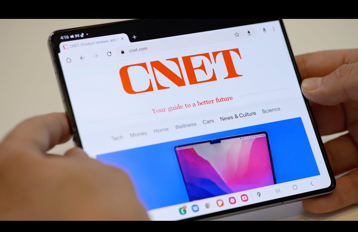 Galaxy Z Fold 4 main screen showing CNET website