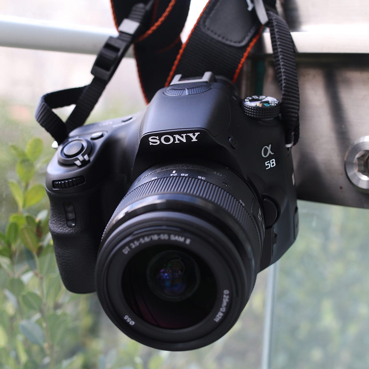 Buurt Ongeschikt marmeren Sony Alpha SLT-A58 (with 18-55mm lens) review: A step backwards or good  enough? - CNET