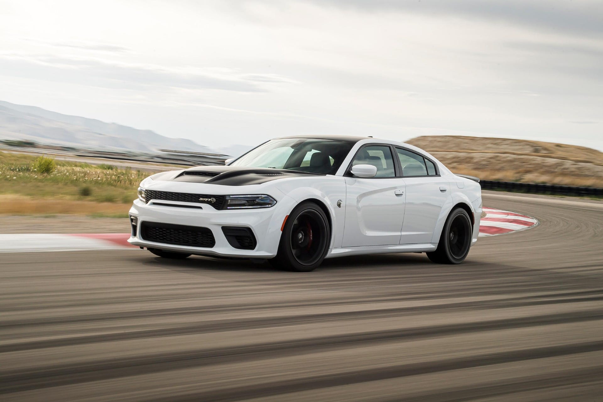 2021-dodge-charger-redeye-008