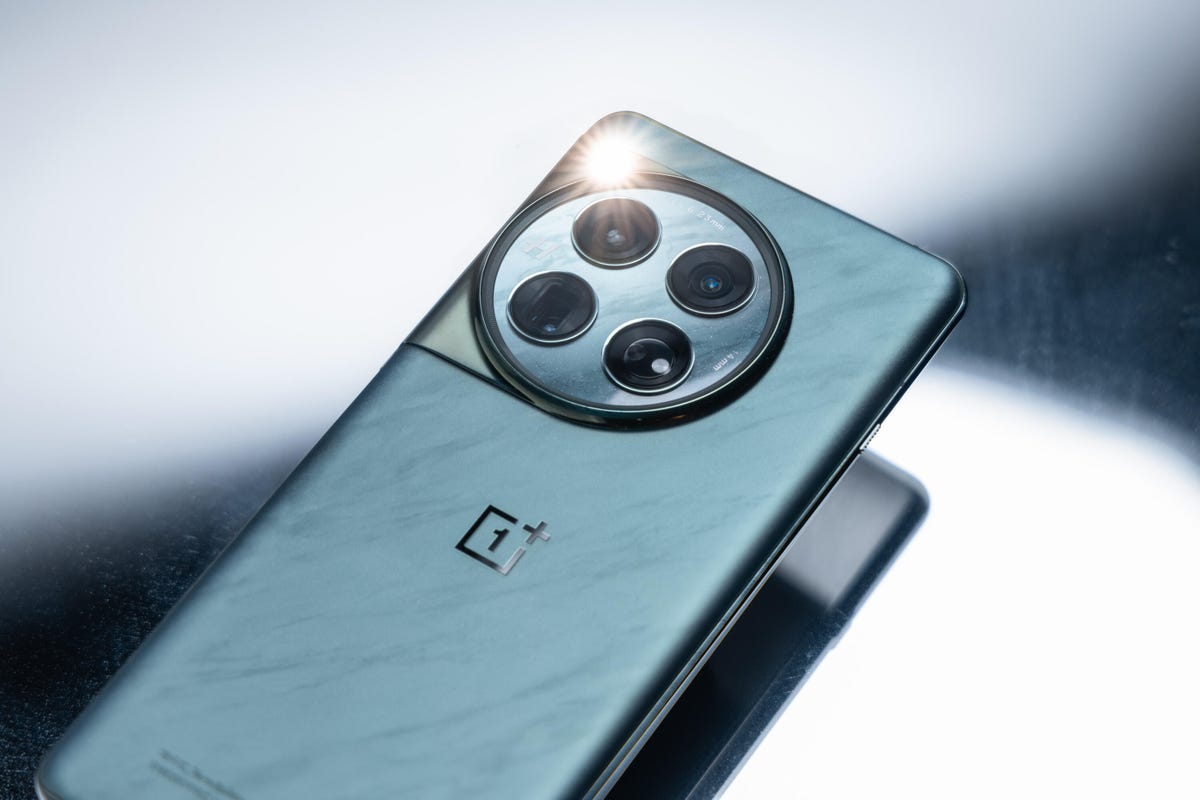 Image of oneplus phone in green
