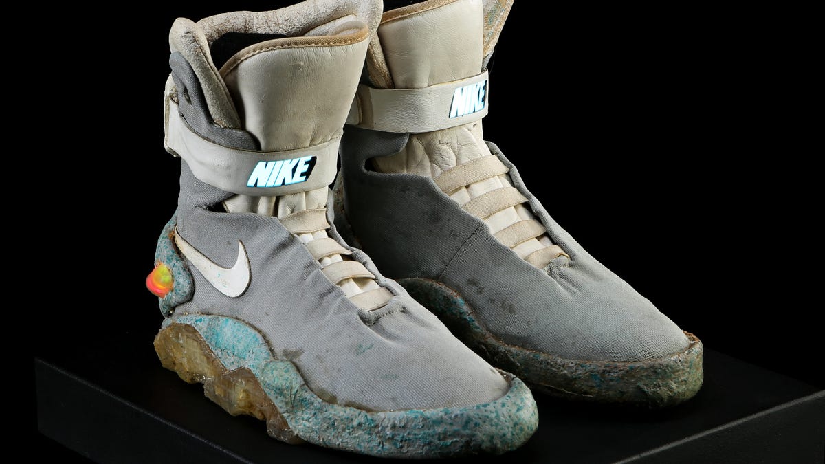 Incompetencia Opiáceo Autor Back to the Future' Nike Mag shoes can be yours - CNET