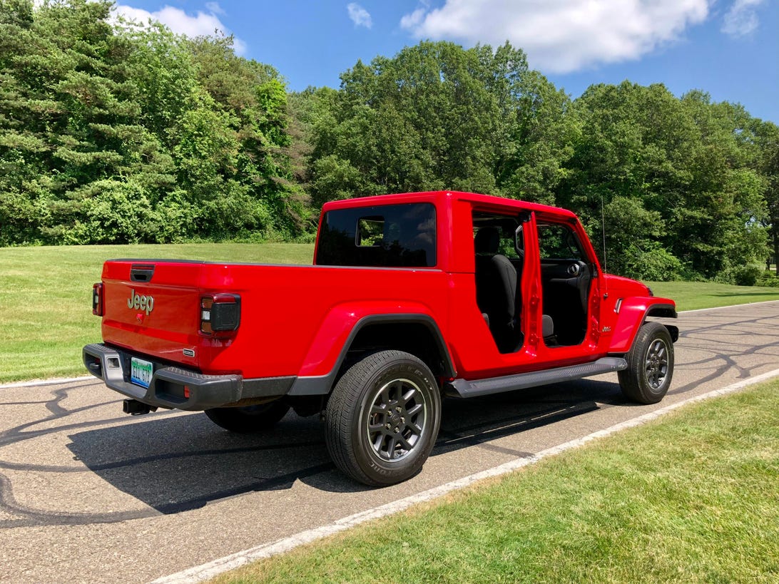 2020 Jeep Gladiator Overland - rear 3/4 view