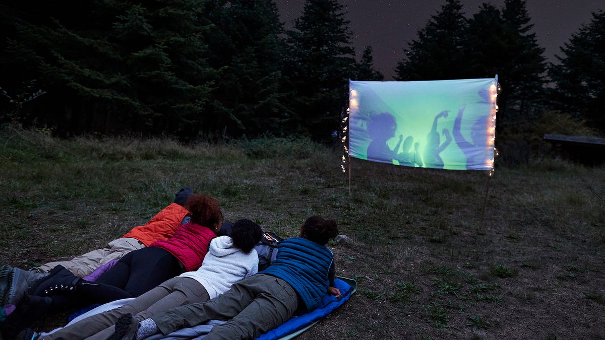 Outdoor Movie Night: Best Projectors and Gear for Summertime Cinema