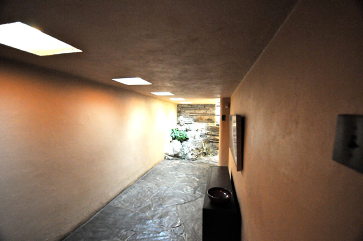 14-Hallway.jpg