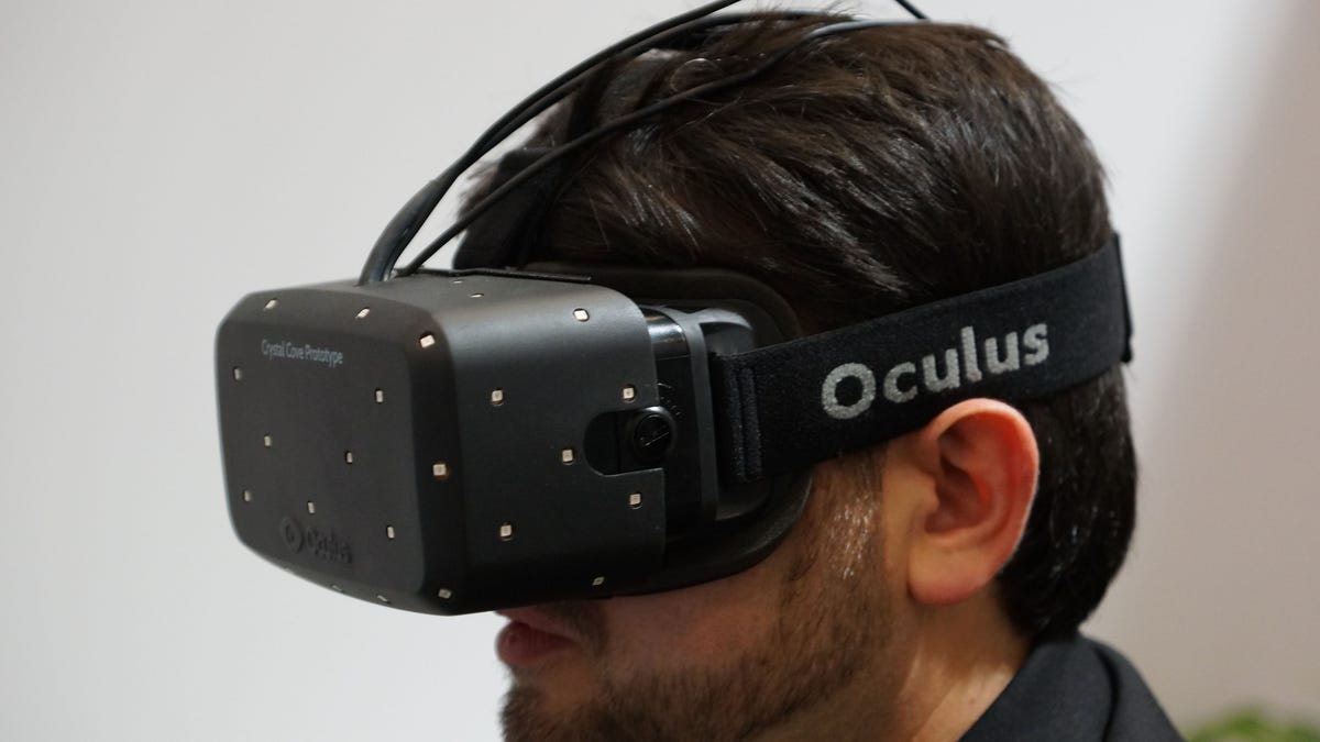 Scott Stein wearing the Oculus Rift headset