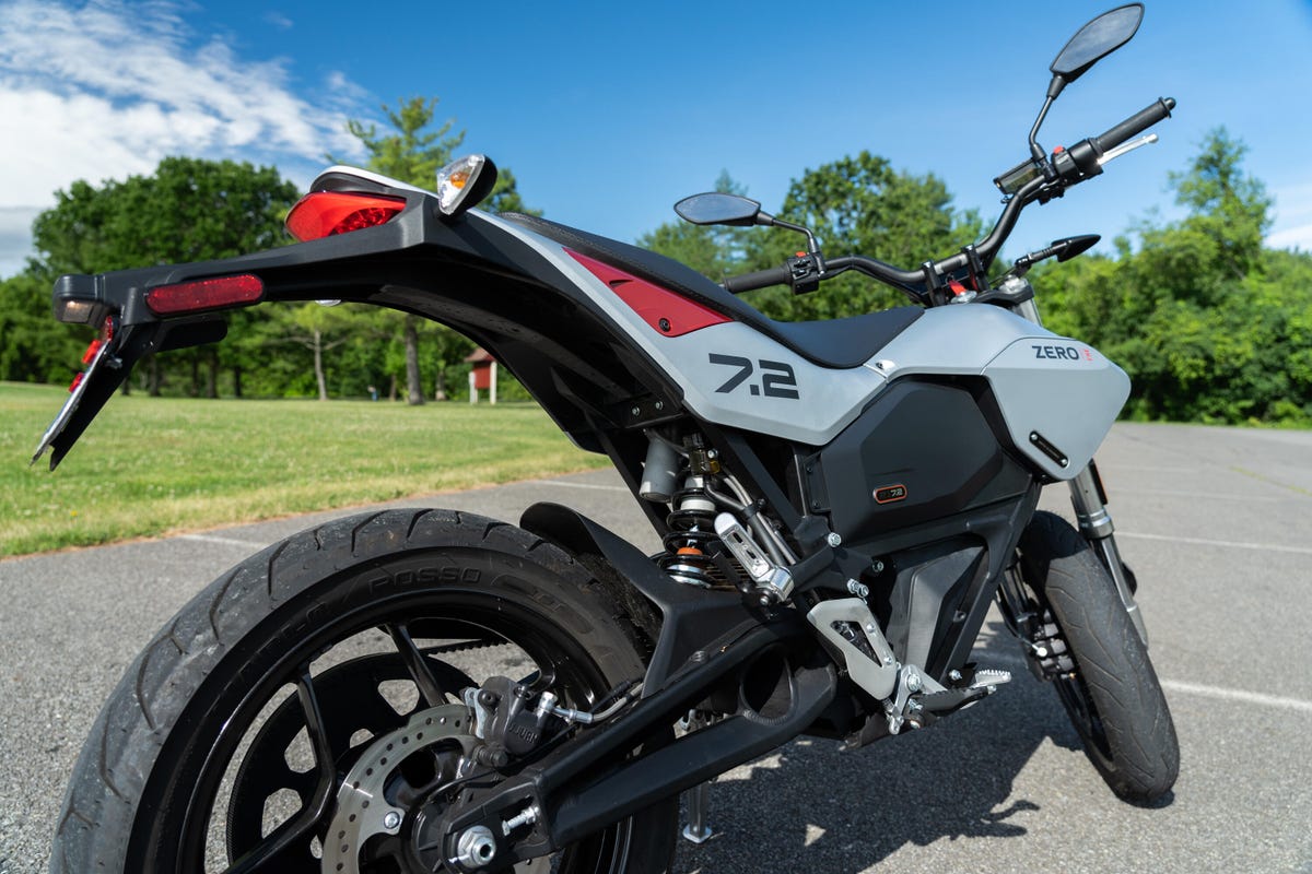 The 2022 Zero FXE electric motorcycle in silver with red highlights, a little motorcycle with big torque.