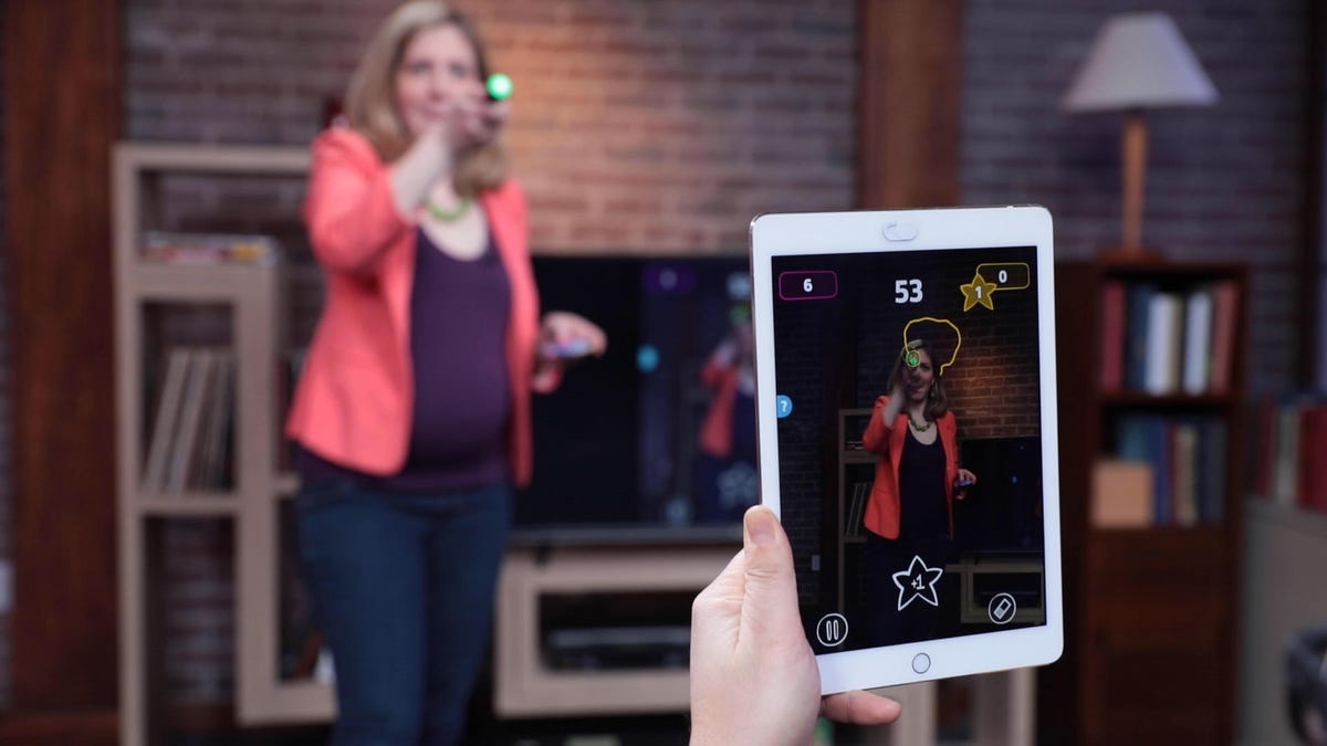 We play Pictionary Air, a refreshing twist on AR games - Video - CNET