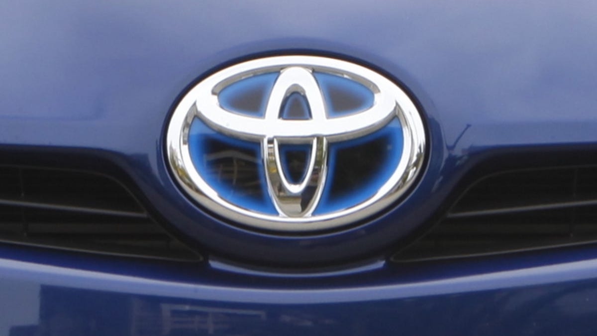 Toyota_badge.JPG