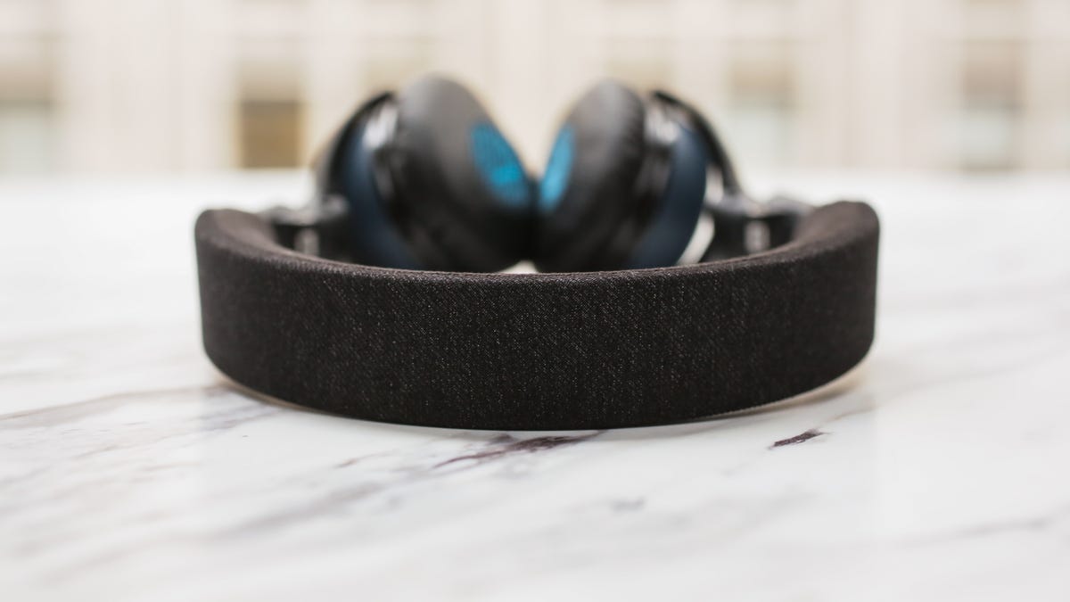 bose-soundlink-bluetooth-on-ear-headphone-product-photos10.jpg