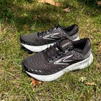 Brooks Glycerin 20 shoes on grass