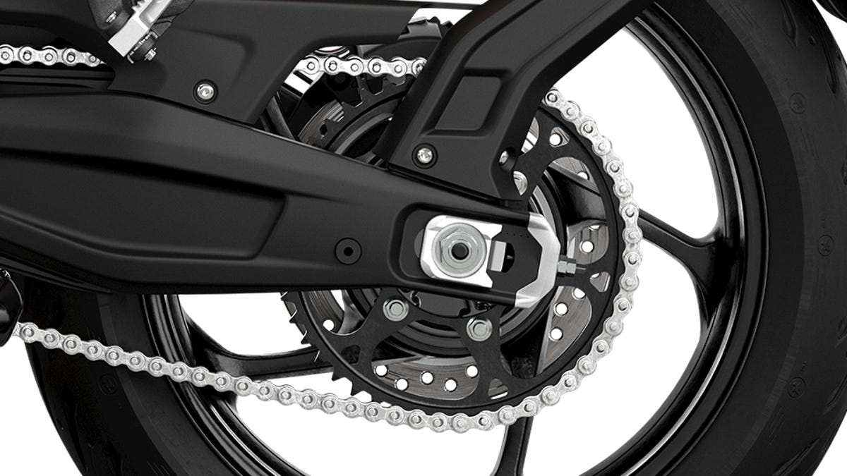 trident-rear-sprocket-and-chain.png
