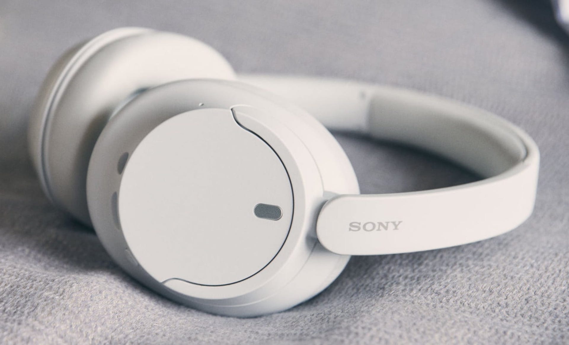 The CH-720N are Sony's new entry-level noise-canceling headphones