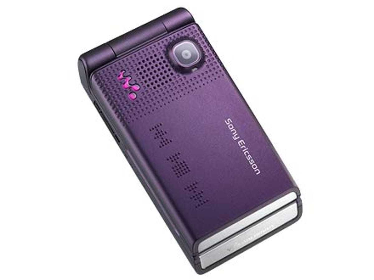 Sony Ericsson W880i thinnest walkman ever