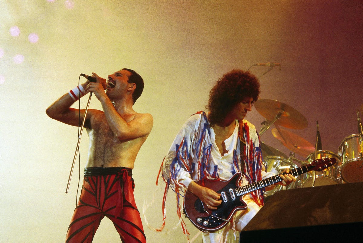 Photo of Brian MAY and Freddie MERCURY and QUEEN
