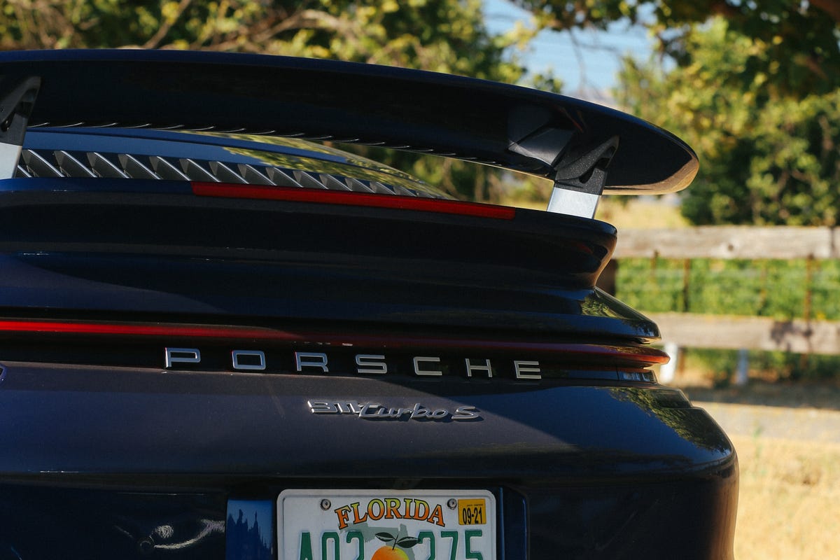 2021-porsche-911-turbo-s-cabriolet-131