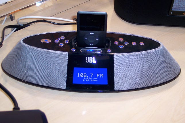 JBL radio with iPod dock