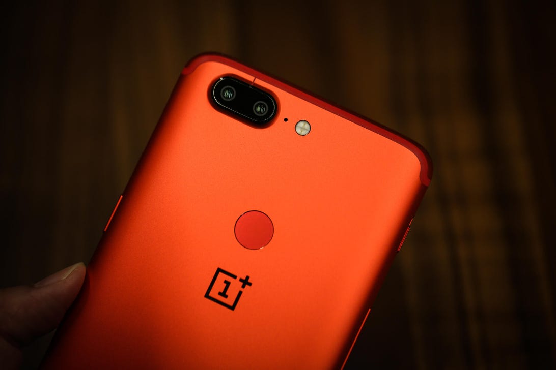 OnePlus 5T comes in blazing new Lava Red color