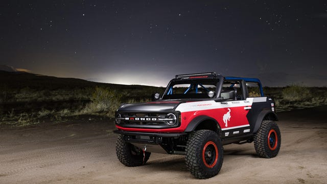 Ford Bronco 4600 race SUV