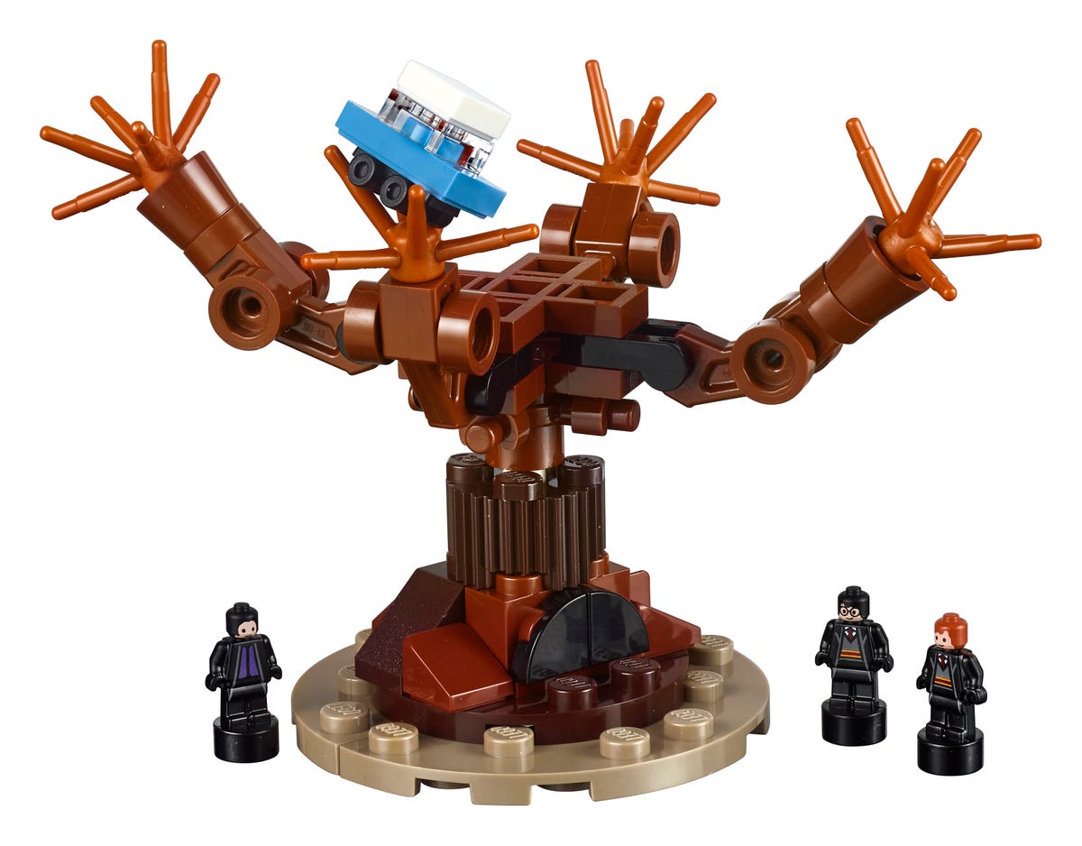 lego71043-whomping-willow-2