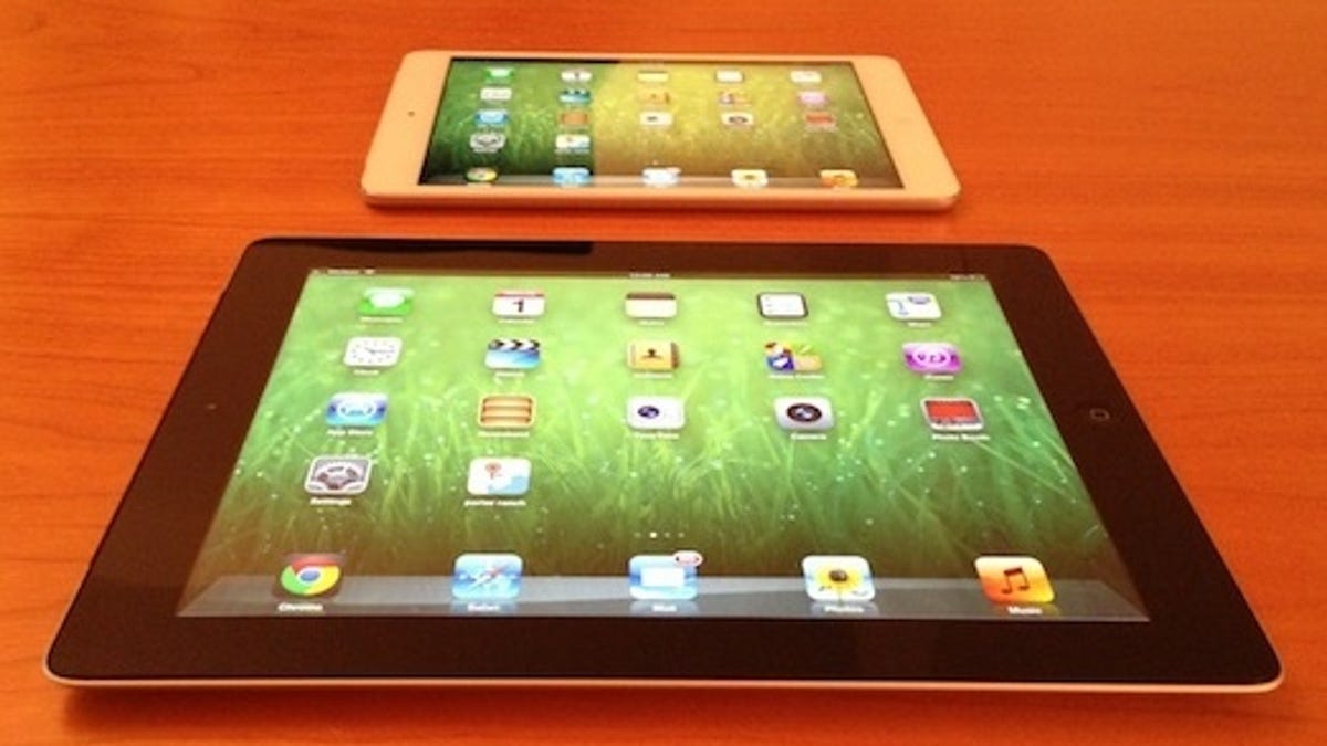 iPad 4 (front) and iPad Mini.