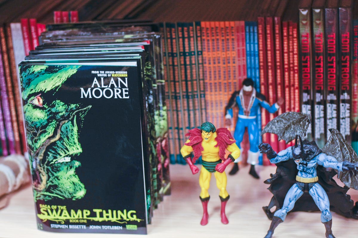 2012-DC-Comics-Swamp-Thing-book.jpg